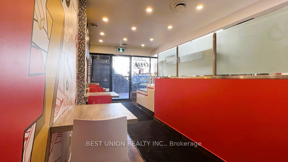 258 King Street North Street N 1, Waterloo, ON N2J 2Y9