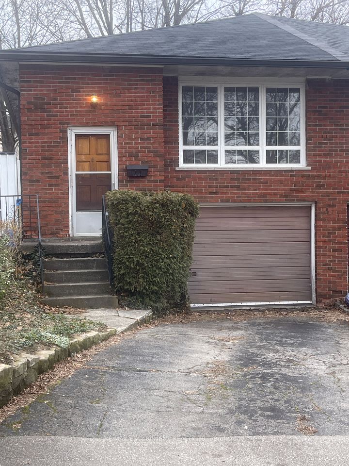 Semi-Detached  at 24 Yeoville Court, Hamilton, ON L9C 5W5, Hamilton