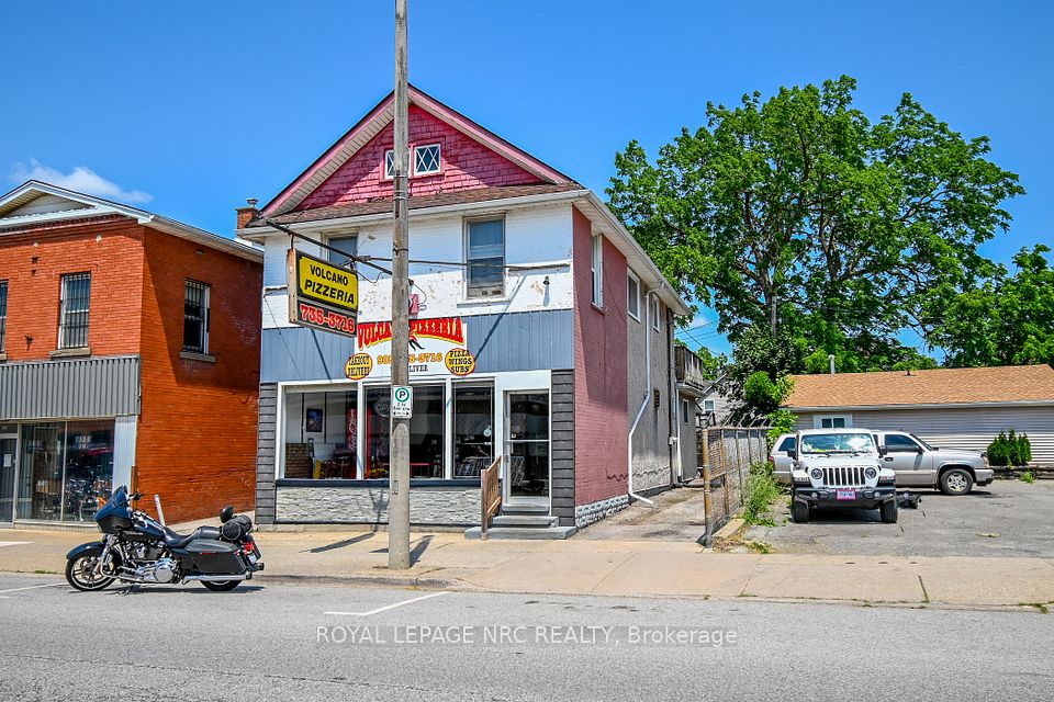 256 East Main Street, Welland, ON L3B 3W9