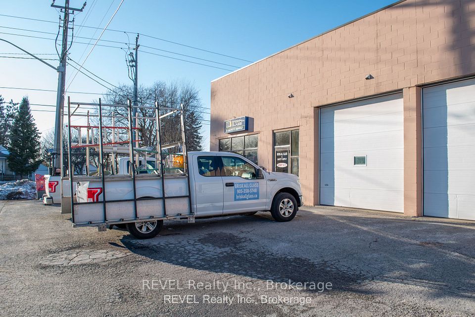 4564 Montrose Road, Niagara Falls, ON L2H 1K2