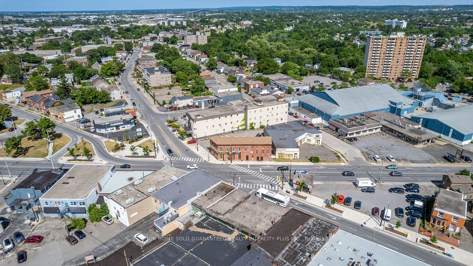 2 Queenston Street 1, St. Catharines, ON L2R 2Y7