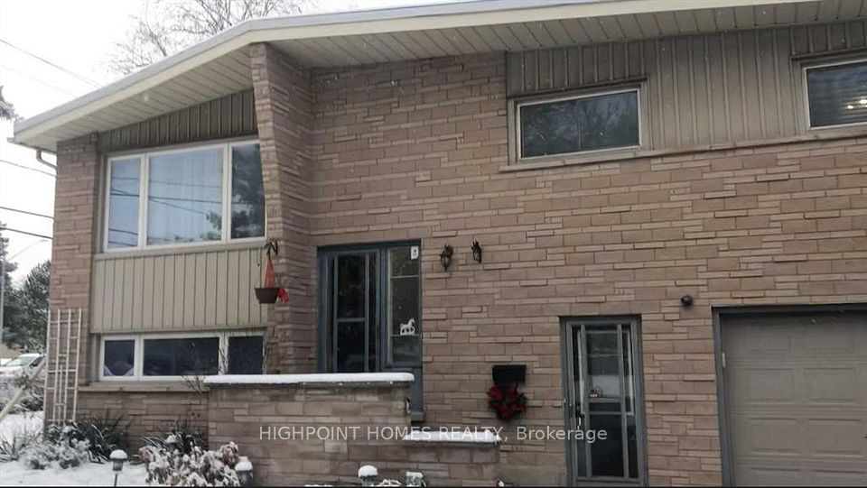 Detached at 580 Forest Hill (Upper Unit) Drive, Kitchener, ON N2M 4H7, Kitchener
