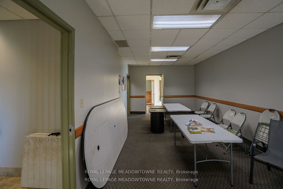 685 Speedvale Avenue D, Guelph, ON N1K 1E6