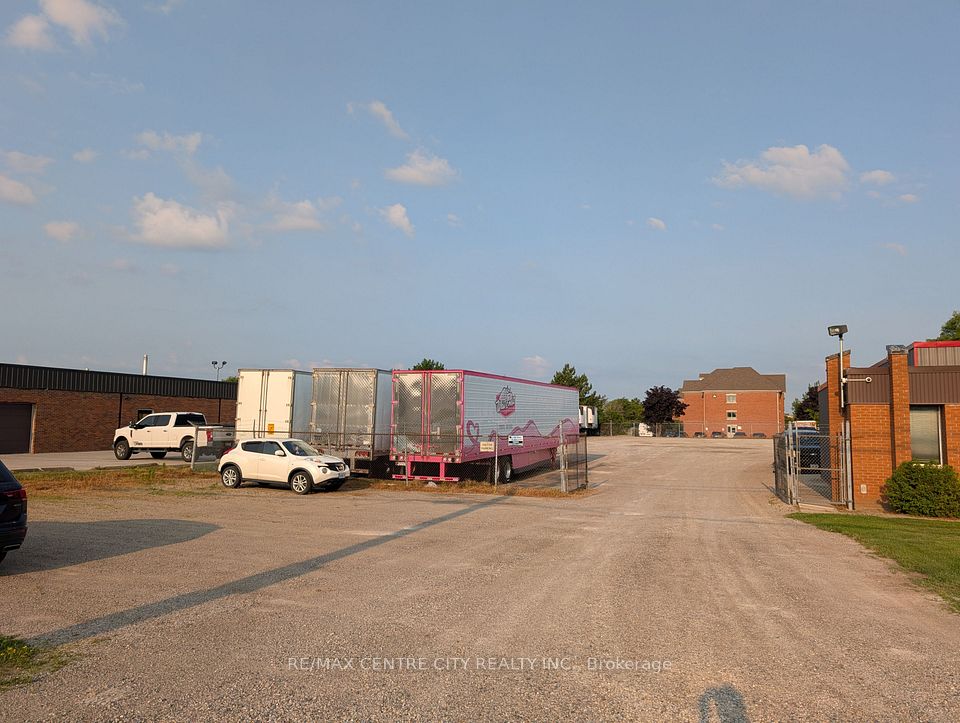 1015 Hargrieve Road, London South, ON N6E 1P6