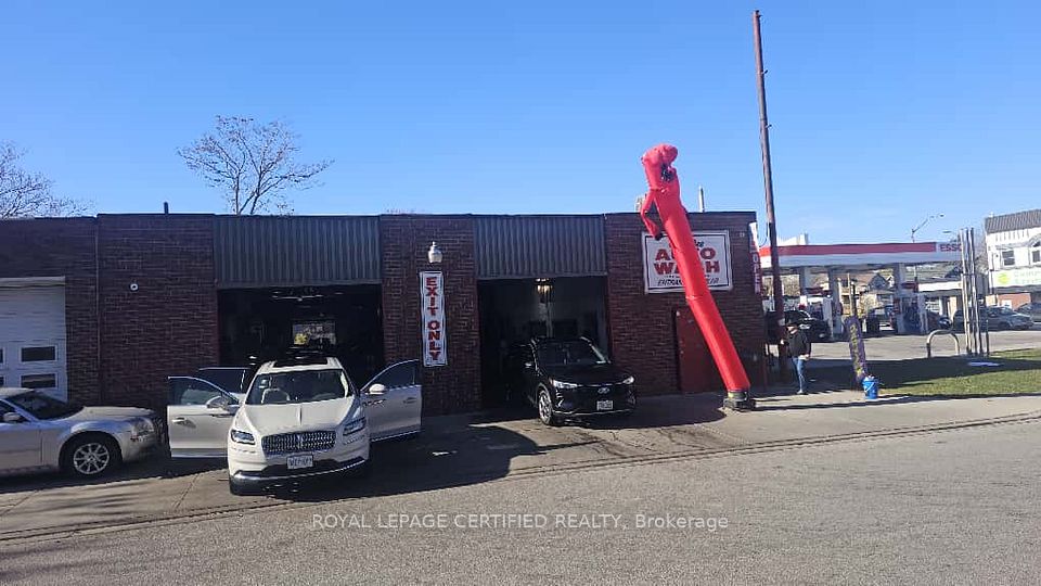 639 Langlois Avenue, Windsor, ON N9A 2G5