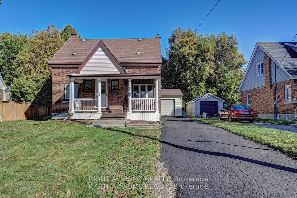 Detached at 10 Monroe Street, Cambridge, ON N1R 2C5, Cambridge