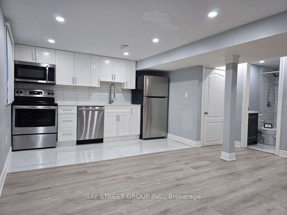 Detached at 366 East 23rd Street Lower, Hamilton, ON L8V 2X6, Hamilton