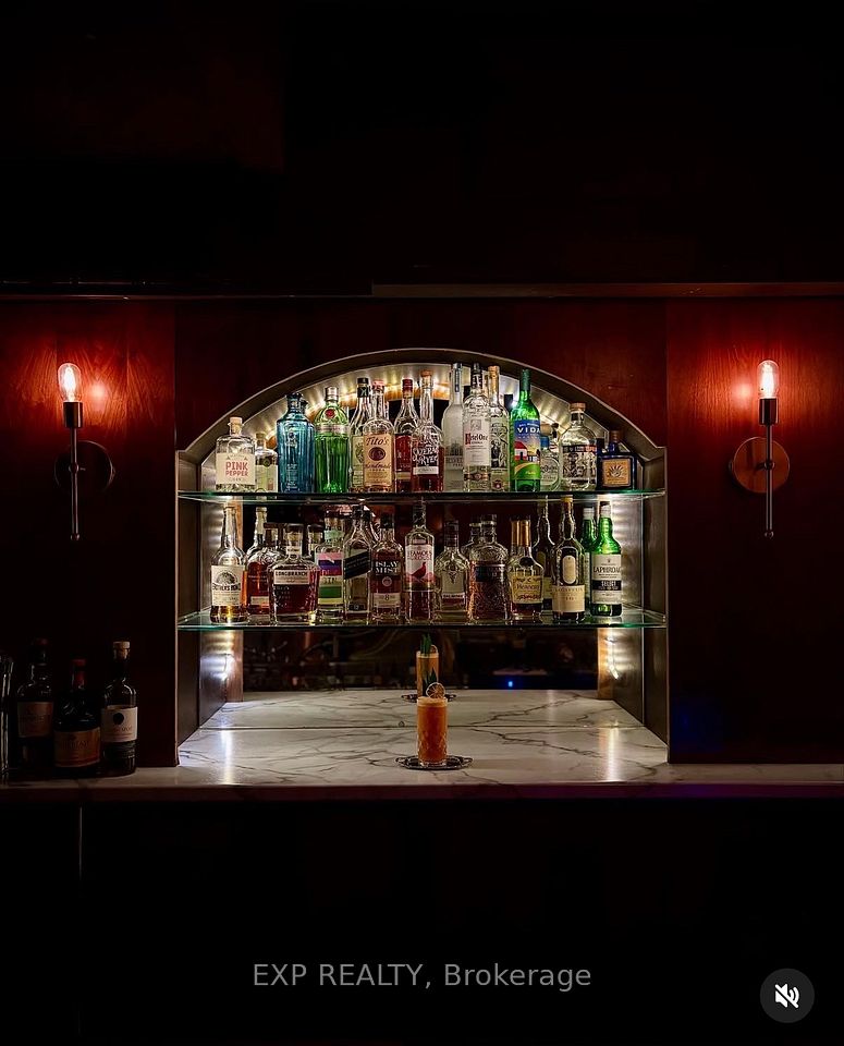 33 Queen Street S 1B, Kitchener, ON N2G 1V8