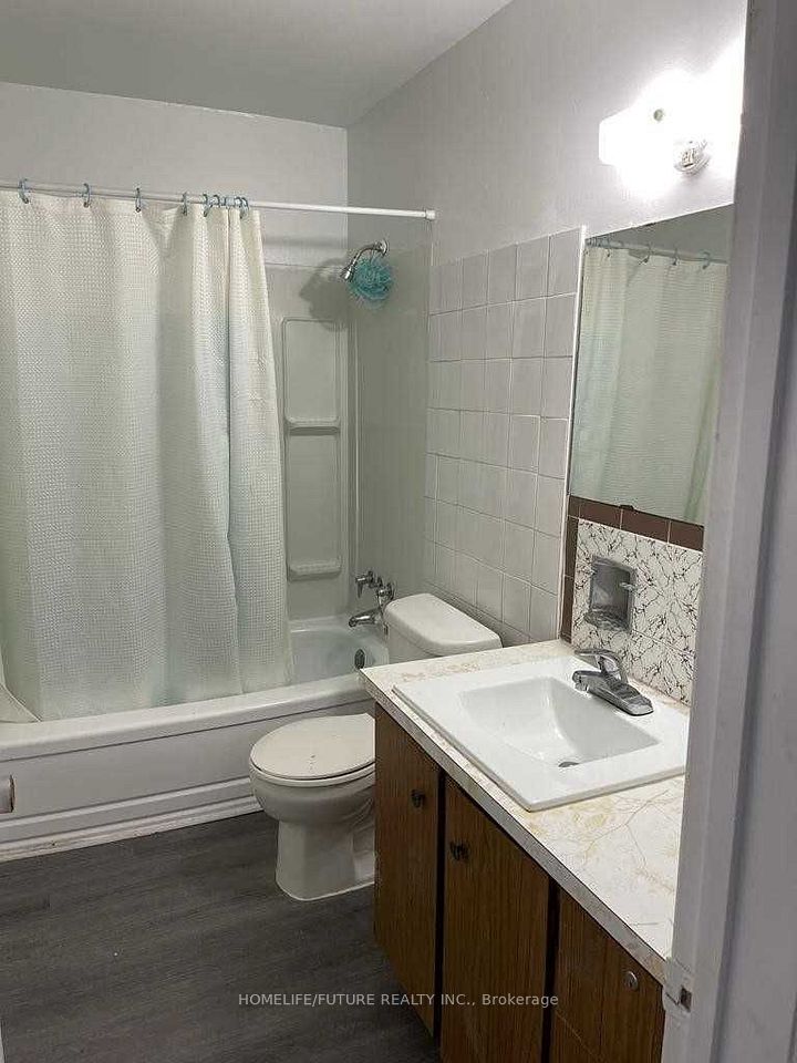 Att/Row/Townhouse at 1122 Upper Wellington Street 9, Hamilton, ON L9A 3S6, Hamilton