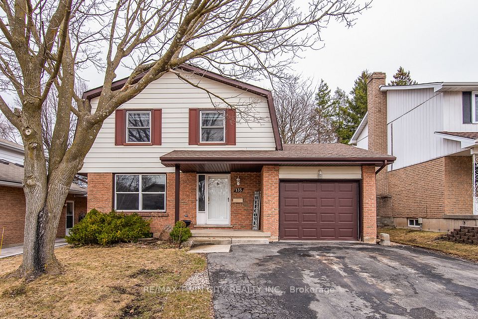 Detached at 135 Vintage Crescent, Kitchener, ON N2P 1L1, Kitchener