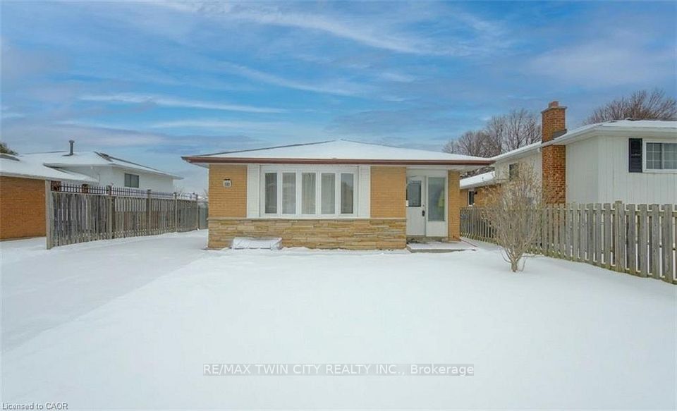 Detached at 110 HAZELGLEN Drive, Kitchener, ON N2M 2E5, Kitchener