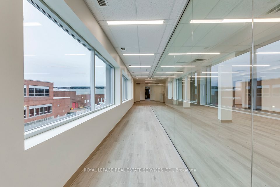 401 Victoria Avenue N 102, Hamilton, ON L8L 5G7