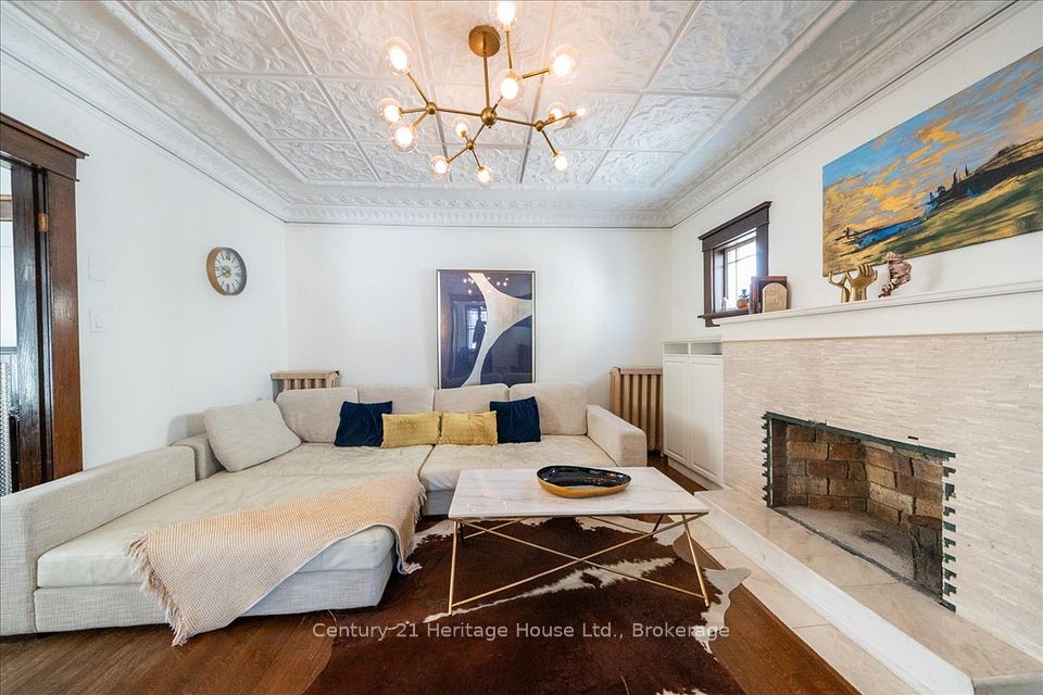 Detached at 184 Weber Street E, Kitchener, ON N2H 1E4, Kitchener