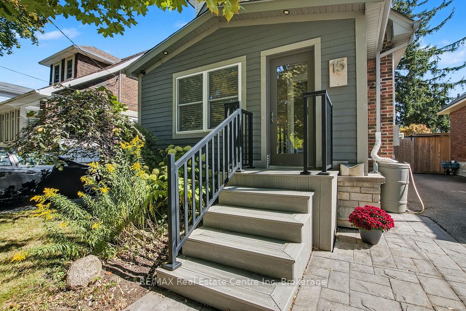 Detached at 15 Stull Avenue, Guelph, ON N1H 1N2, Guelph