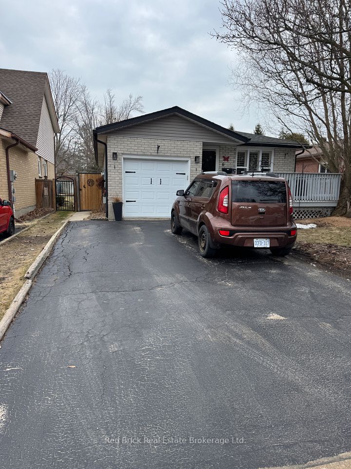 Detached at 6 Pamela Place Basement, Guelph, ON N1H 8C9, Guelph