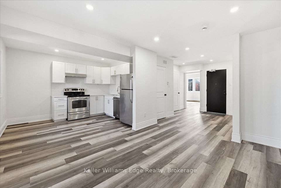 Fourplex at 220 Caroline Street S 2, Hamilton, ON L8P 3L4, Hamilton