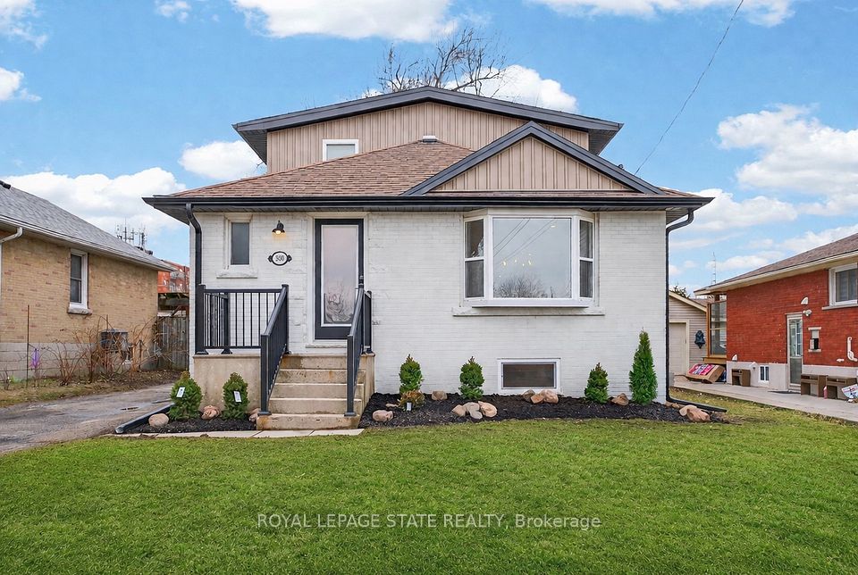 Detached at 330 East 15th Street, Hamilton, ON L9A 4G5, Hamilton