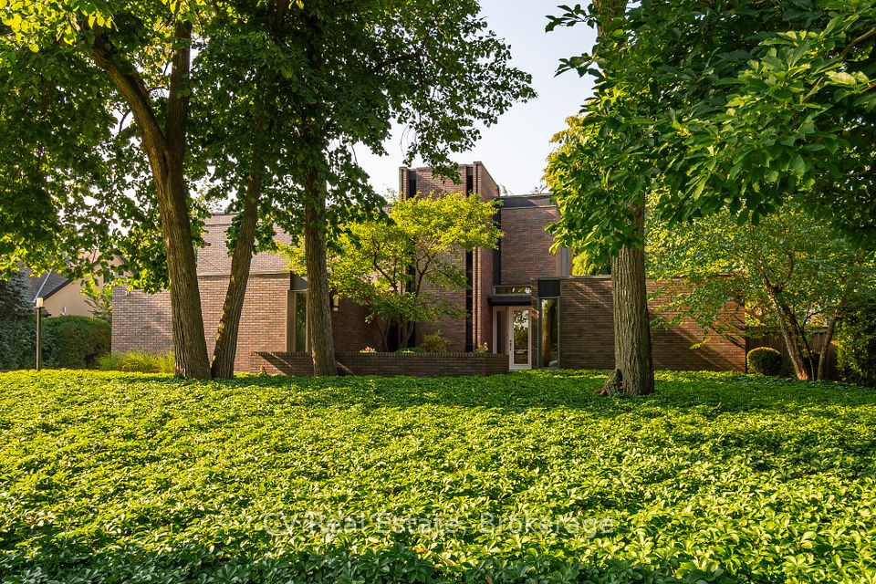 Detached at 31 Auchmar Road, Hamilton, ON L9C 1C6, Hamilton