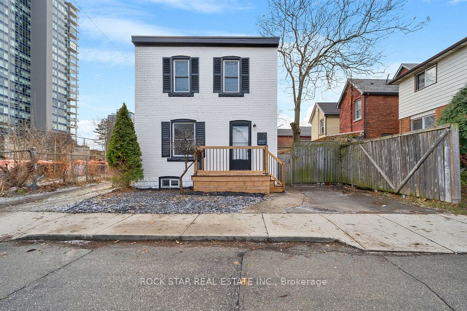Detached at 73 Peter Street, Hamilton, ON L8R 1T4, Hamilton