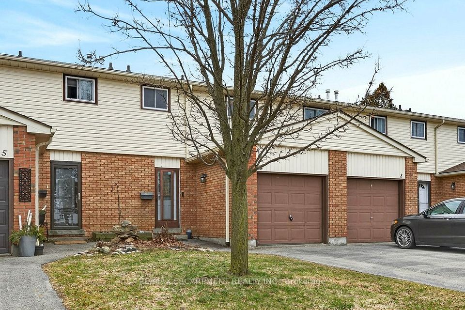 Condo Townhouse at 1350 Limeridge Road E 4, Hamilton, ON L8W 1L6, Hamilton