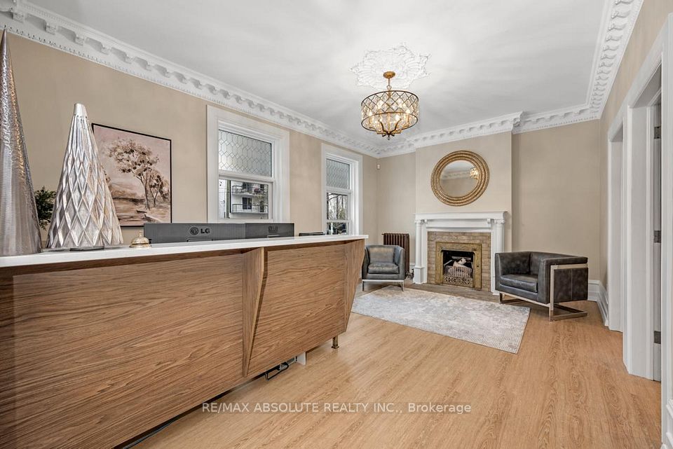 238 Argyle Avenue Office 3, Ottawa Centre, ON K2P 1B9