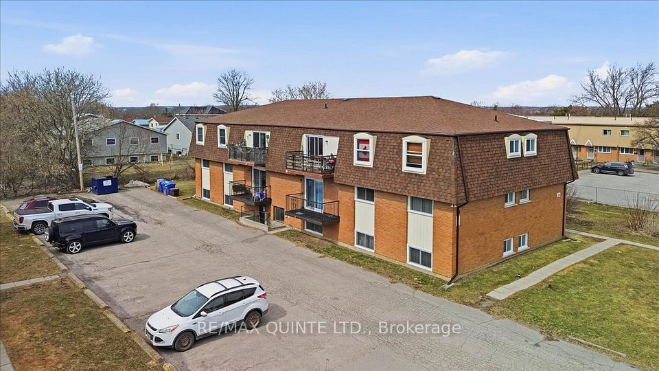 58 Elgin Street, Belleville, ON K8P 4B2