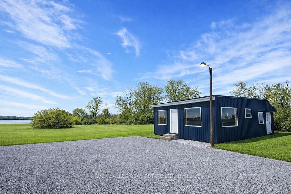 11 Melville Road, Prince Edward County, ON K0K 2T0