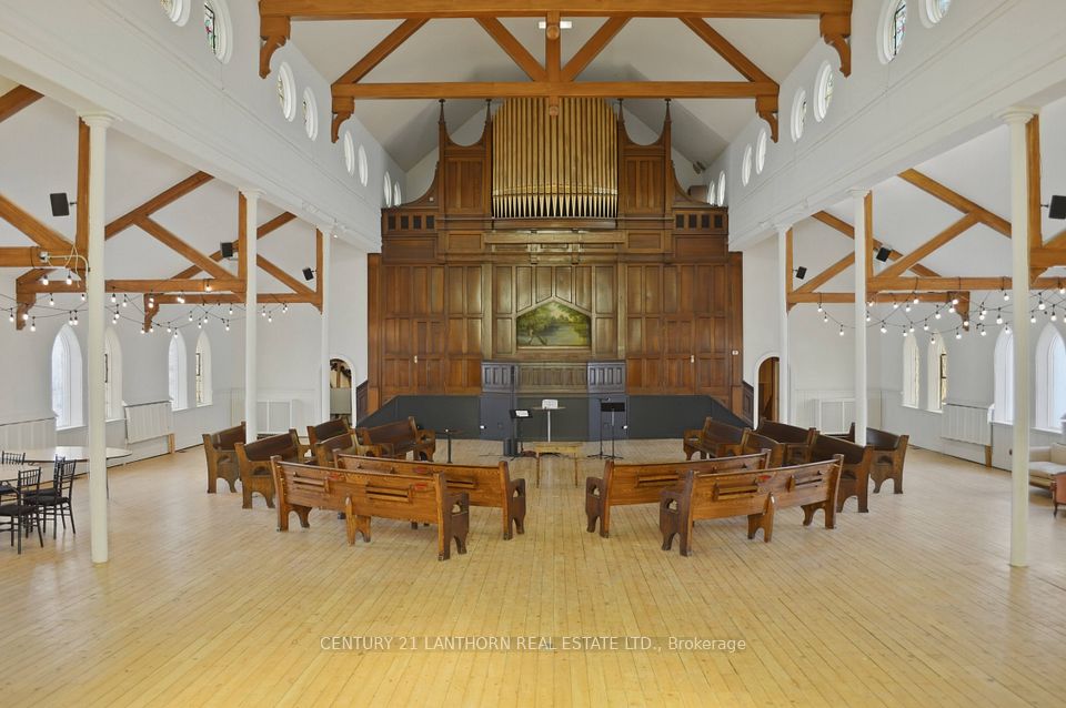 34 Victoria Avenue, Belleville, ON K8N 1Z4