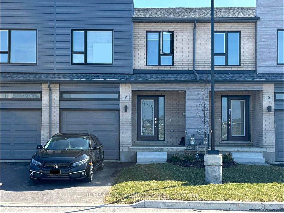 Att/Row/Townhouse at 7 Pin Oak Common, Cambridge, ON N1S 0G3, Cambridge