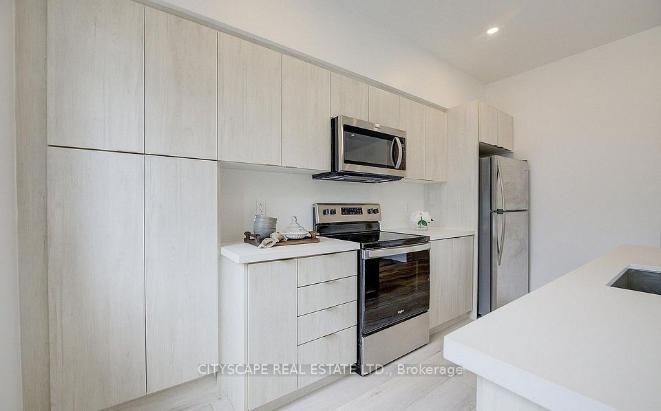 Att/Row/Townhouse at 416 Dundas Street S 13, Cambridge, ON N1T 0E6, Cambridge