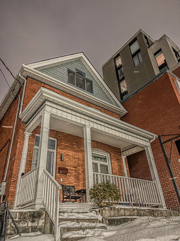 166 Queen Street, Kingston, ON K7K 1B1