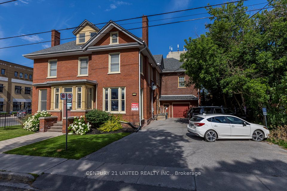 318 Stewart Street, Peterborough, ON K9J 3N1