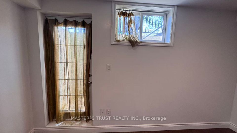 Detached at 76 Kortright Road E, Guelph, ON N1G 4N8, Guelph