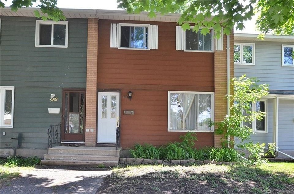 960 Meadowlands Drive, Mooneys Bay - Carleton Heights and Area, ON K2C 0K3 at 960 Meadowlands Drive, Mooneys Bay - Carleton Heights and Area, ON K2C 0K3, Mooneys Bay - Carleton Heights and Area, ON, K2C 0K3