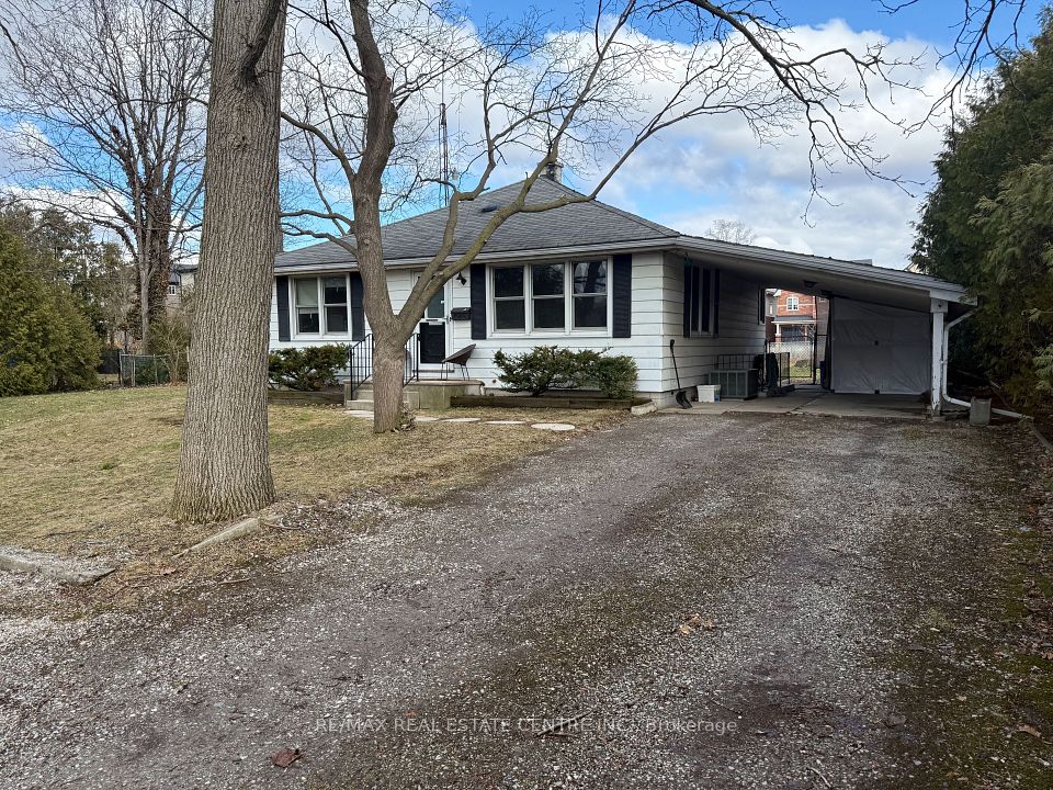 879 West 5th Street, Hamilton, ON L9C 5R4