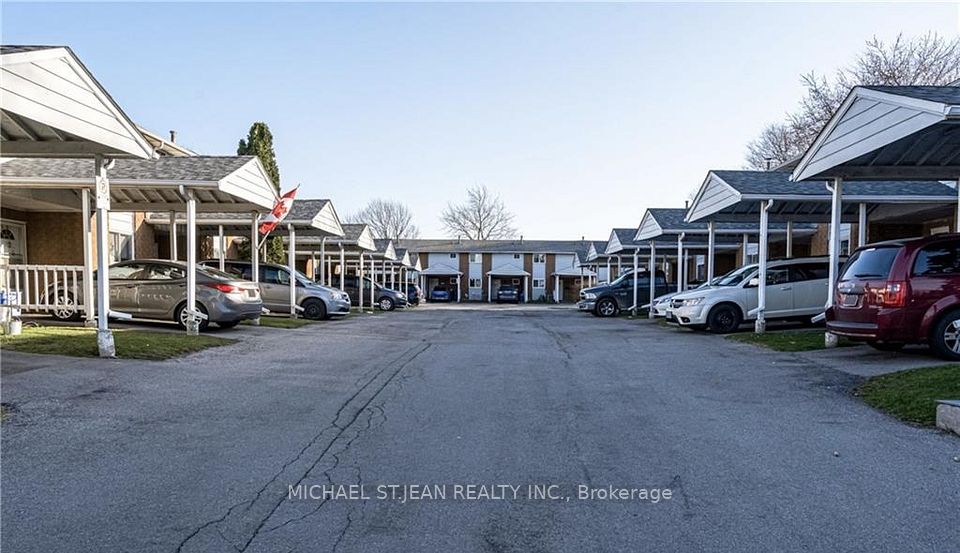 125 Limeridge Road W, Hamilton, ON L9C 3V3