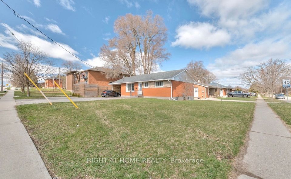 Detached at 484 Speedvale Avenue E Upper, Guelph, ON N1E 1P2, Guelph