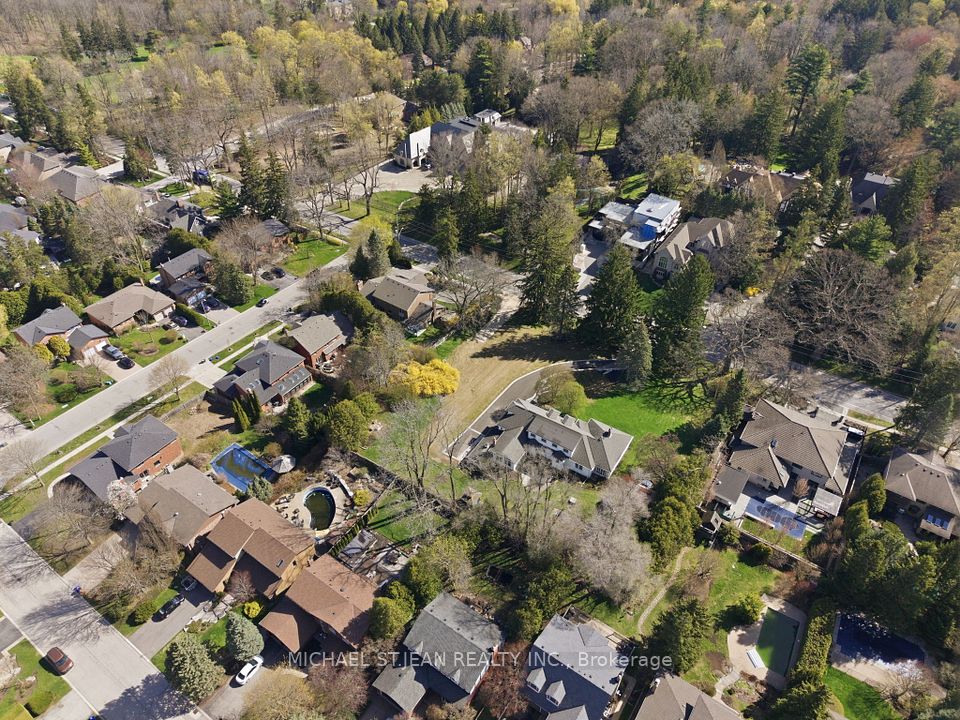 206 Lovers Lane, Hamilton, ON L9G 1G9