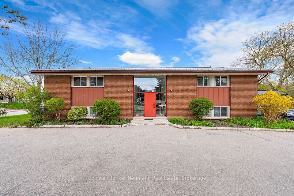 111 Conroy Crescent, Guelph, ON N1G 2V5