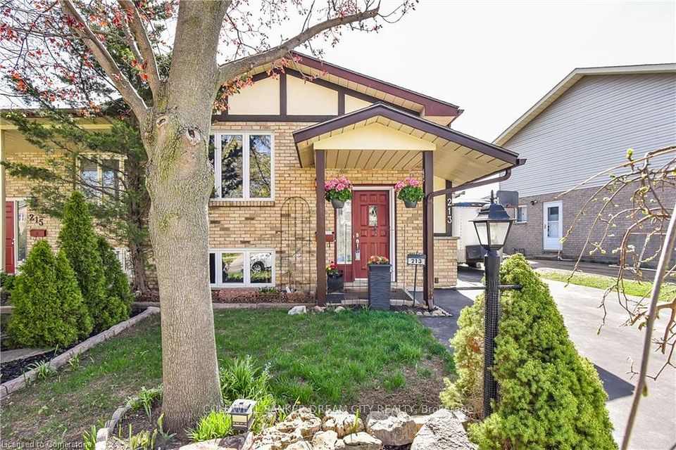 Semi-Detached at 213 Scott Road UPPER, Cambridge, ON N3C 3K6, Cambridge