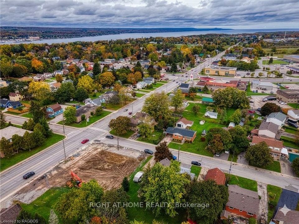 1543 9th Avenue E, Owen Sound, ON N4K 3E9