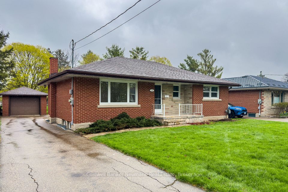 Detached at 109 Pleasant Road, Guelph, ON N1E 3Z7, Guelph