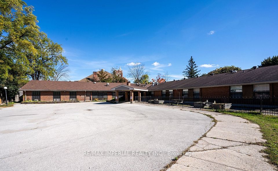 1029 4th Avenue W, Owen Sound, ON N4K 4W1
