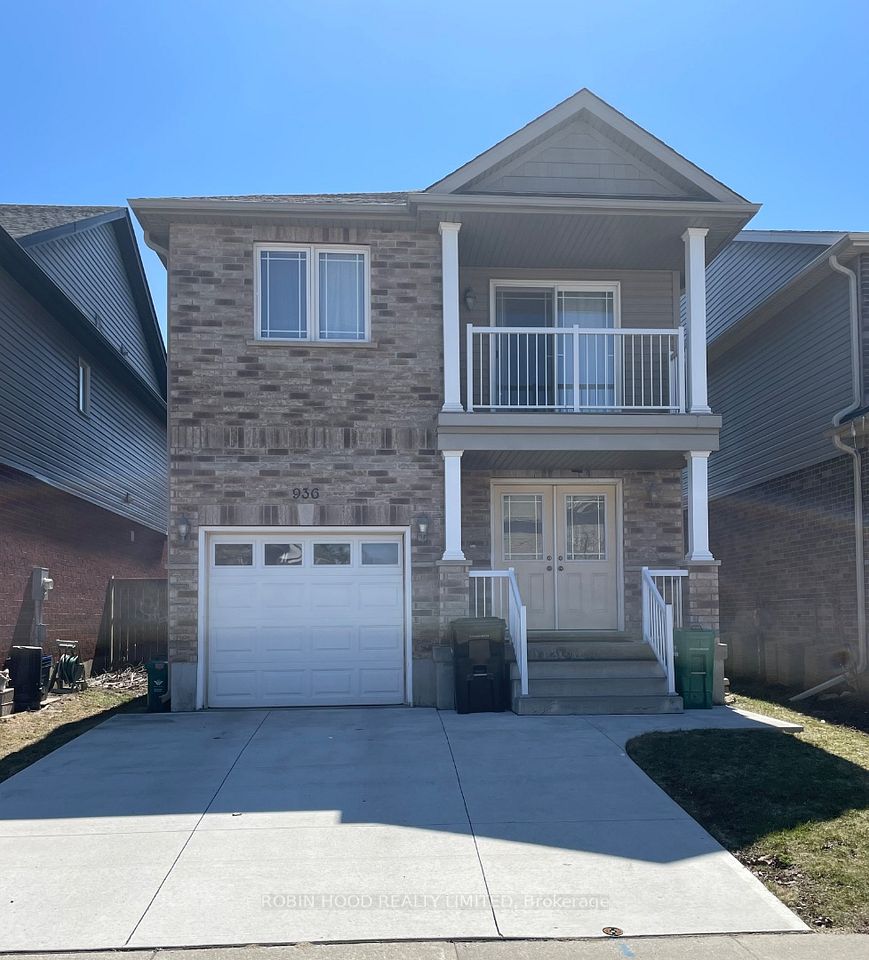 Detached at 936 Banffshire Court, Kitchener, ON N2R 1W8, Kitchener