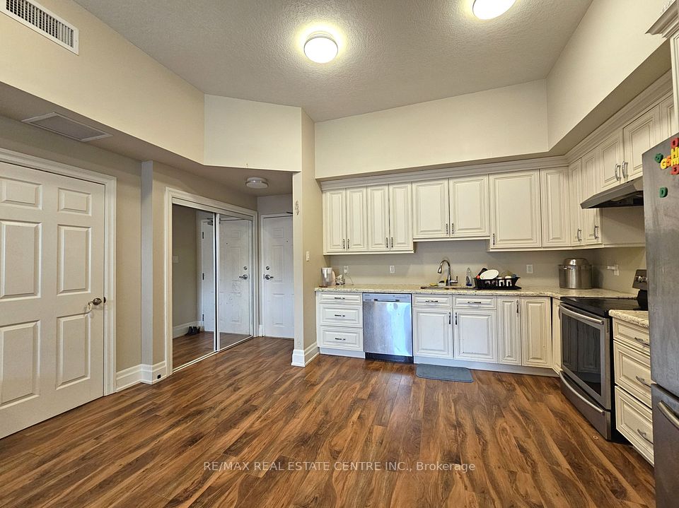 Att/Row/Townhouse at 757 King Street E 201, Cambridge, ON N3H 3N8, Cambridge