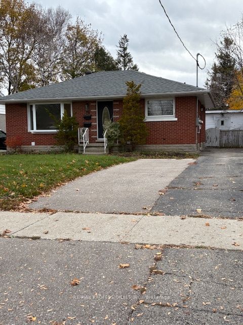 Detached at 139 Byron Avenue Lower, Kitchener, ON N2C 1Z7, Kitchener