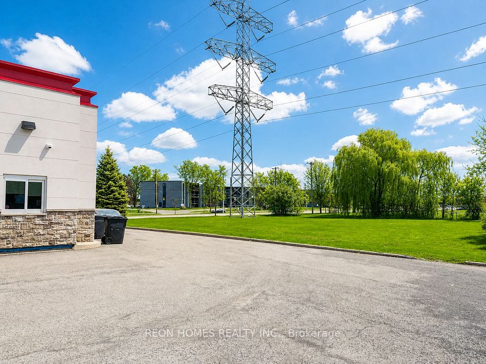 1610 Brookdale Avenue, Cornwall, ON K6J 4R1
