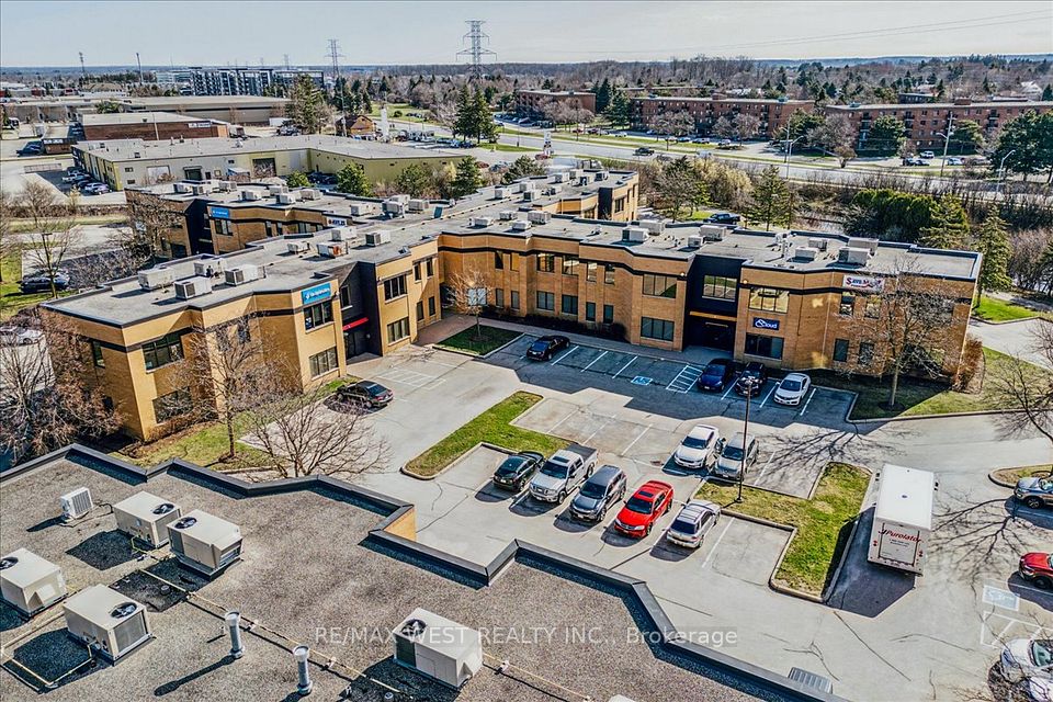 155 Frobisher Drive J202, Waterloo, ON N2V 2E1