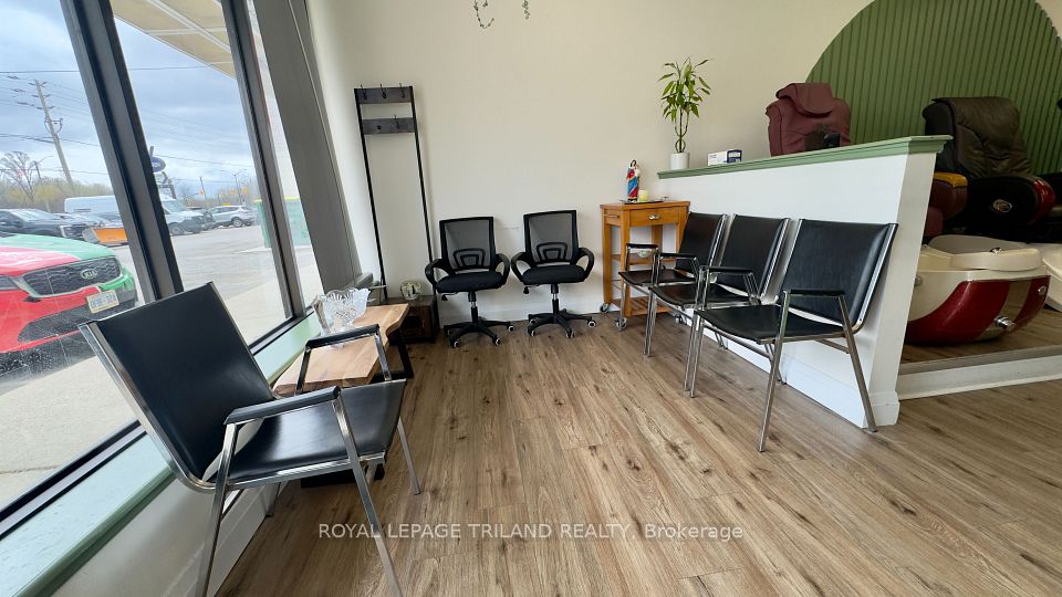 607 Wellington Road S, London South, ON N6C 4R3