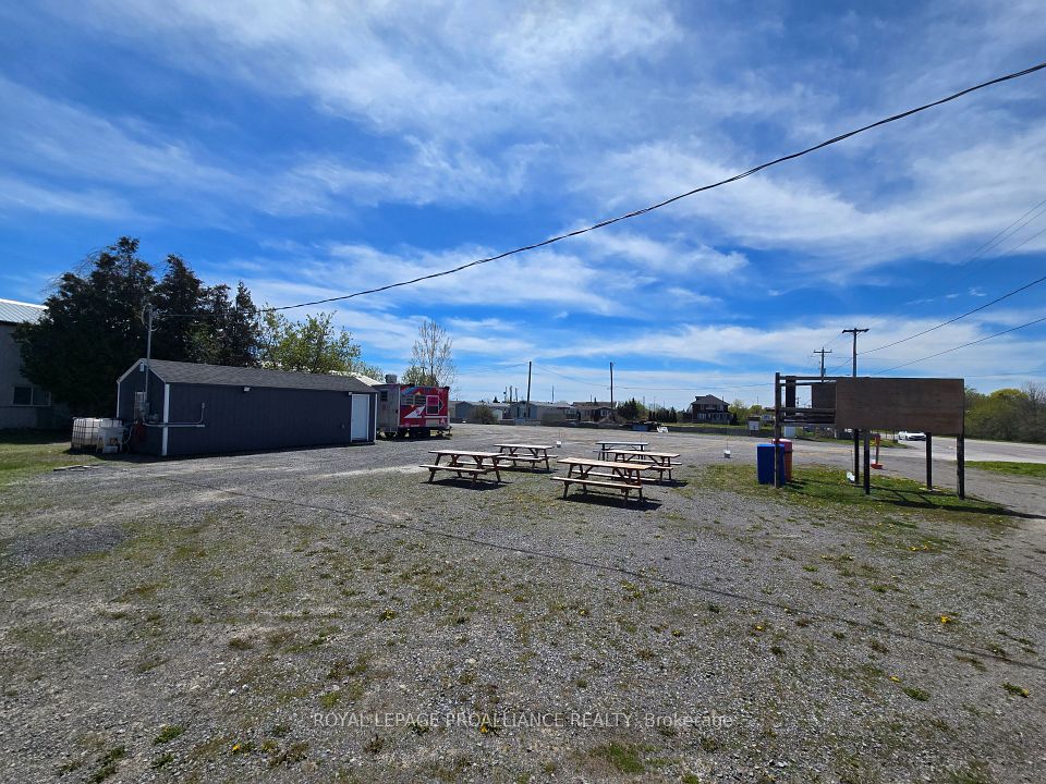 325 Dundas Street E, Quinte West, ON K8V 5W5
